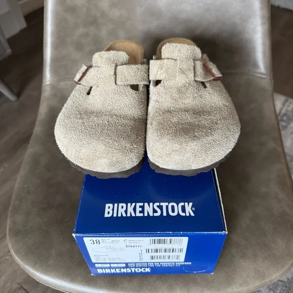 Birkenstock Boston soft footbed in taupe suede - Size 38 / 7-7.5 Regular/Wide