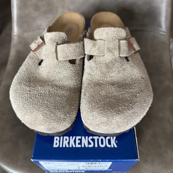 Birkenstock Boston soft footbed in taupe suede - Size 38 / 7-7.5 Regular/Wide