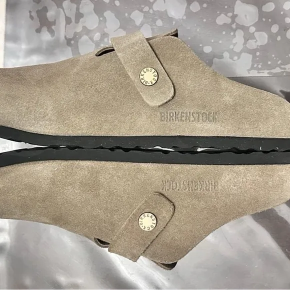 Birkenstock Men's Tan Suede Clogs
