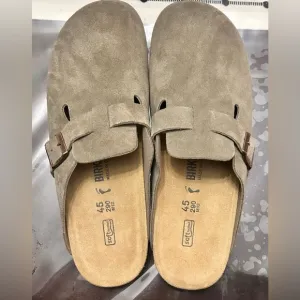 Birkenstock Men's Tan Suede Clogs