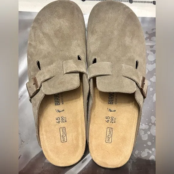Birkenstock Men's Tan Suede Clogs