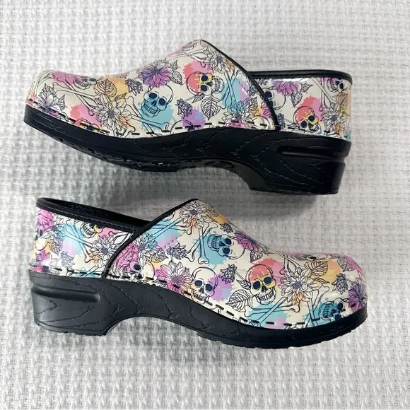 Bjork Professional Bonita Skull Leather Clogs Womens 38/39 US8 Swedish Comfort