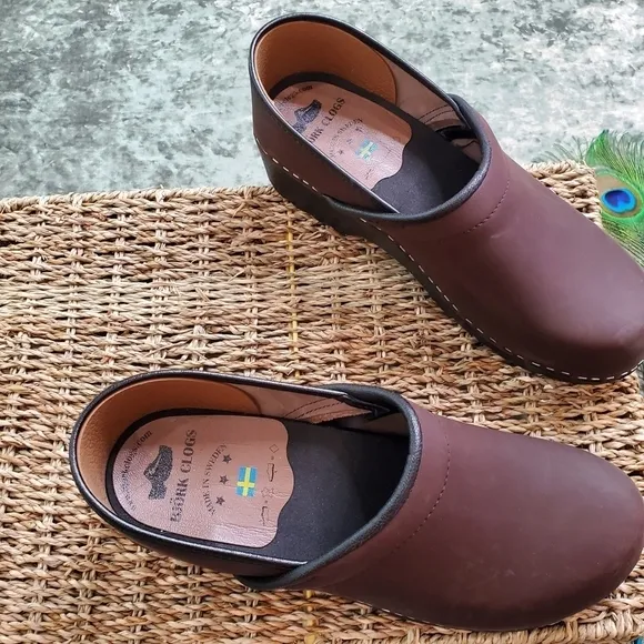 Björk Swedish Comfort Brown Leather Clogs