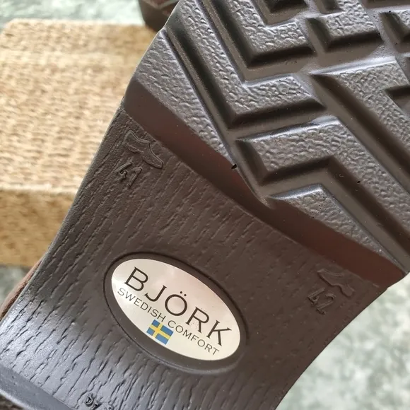 Björk Swedish Comfort Brown Leather Clogs