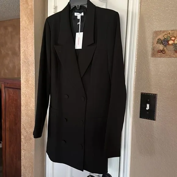 Black Blazer Dress Boyfriend Style Fitted size 3 Large 10-12 Good American NWT