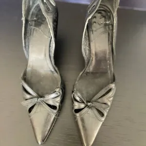 Black Laser Cut Italian Kitten Heels - Size 5.5