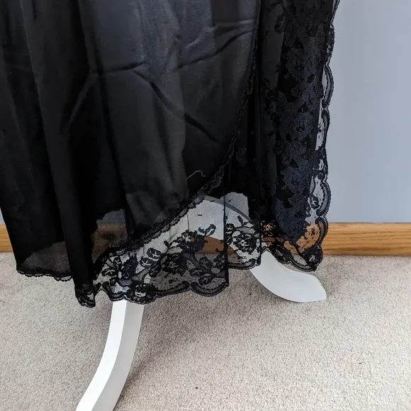 Black maxi slip