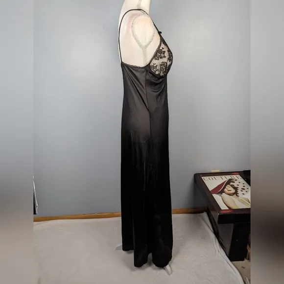 Black maxi slip