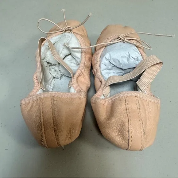 BLOCH Ballet Slippers Girls 4C Dansoft Leather Shoes Nude Tan Dance Lyrical Show