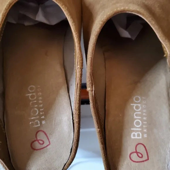 Blondo Waterproof Norwich Mules Size 8.5 Camel Suede Slip-on Stacked Heel Clogs