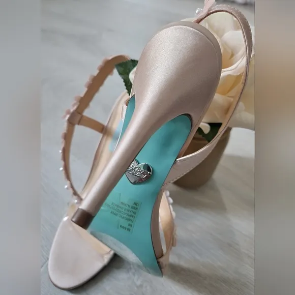 Blue By Betsey Johnson Floral Applique Cross-Strap Slingback Heels 9