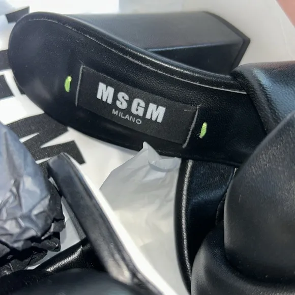 BNIB NEVER WORN BLACK MSGM Leather mules