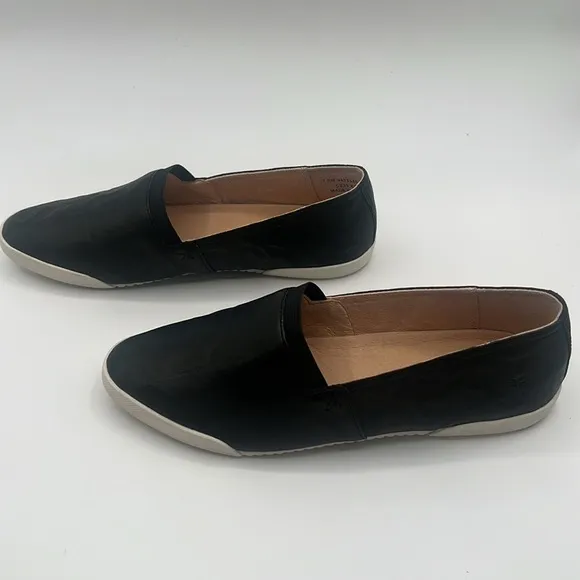 BNWT - FRYE MELANIE SLIP ON - BLACK LEATHER - 7.5