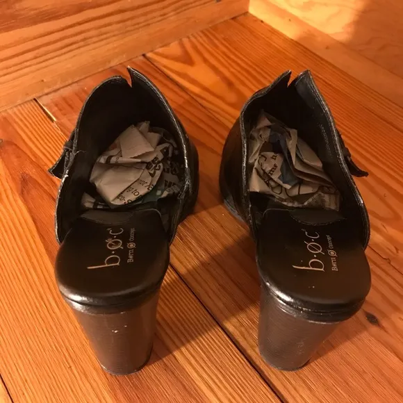 B.O.C. Black Leather Buckle Mule, EUC, 8/