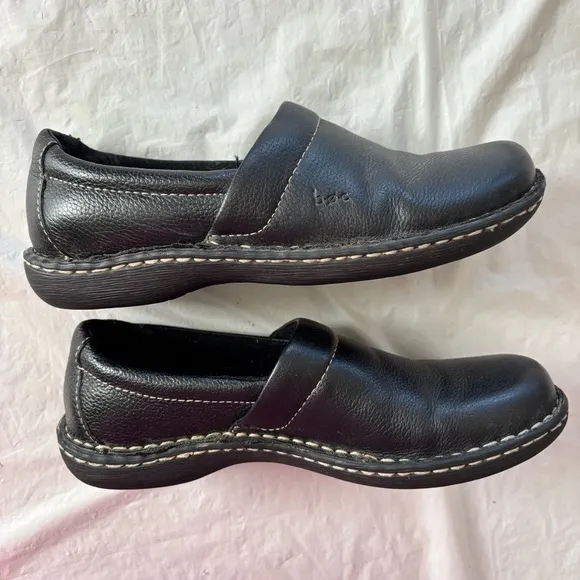 BOC Born Black Tooled Leather Slip-On Clogs Nursing SZ 6 M NWOT