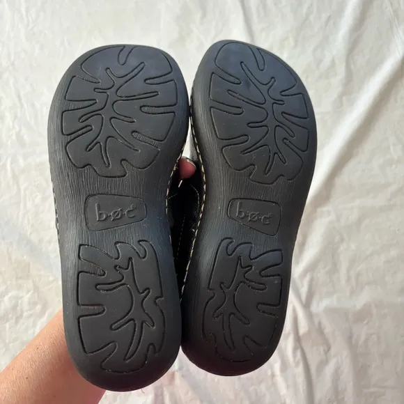 BOC Born Black Tooled Leather Slip-On Clogs Nursing SZ 6 M NWOT