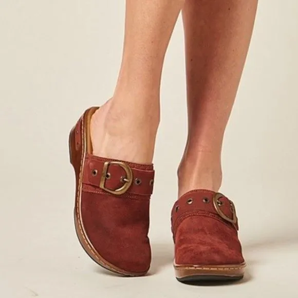 Born Banyan Clogs Suede Buckle Slip On Dark Brick Red Brown Size 6 NEW