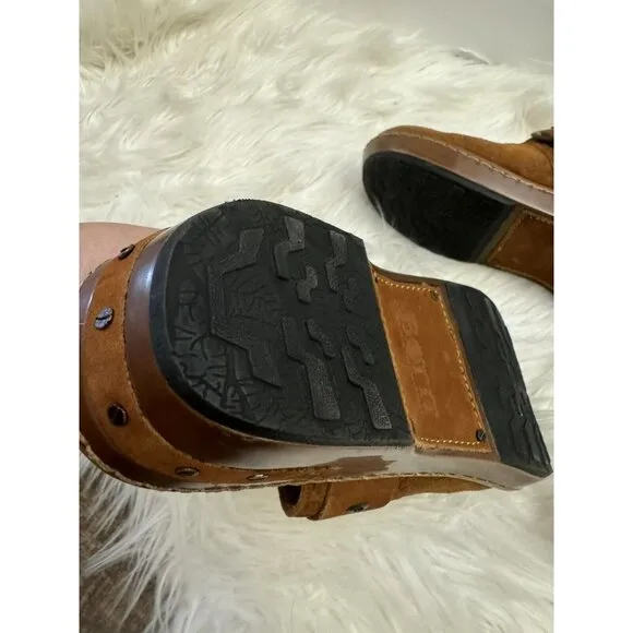 Born Size 8 Banyan Brown Leather Slip‎ On Clogs Comfort Shoe Buckle Distressed