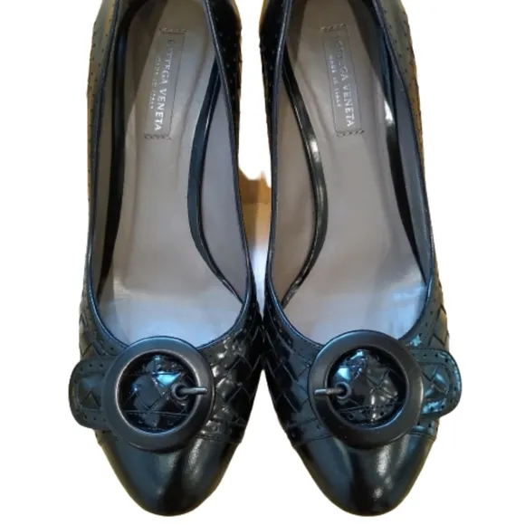 Bottega Veneta Intrecciato Black Patent Leather Weave Buckle Pumps Euro …