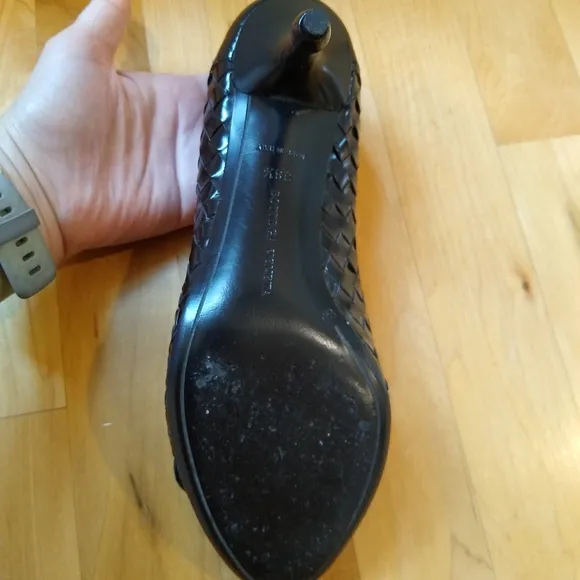 Bottega Veneta Intrecciato Black Patent Leather Weave Buckle Pumps Euro …