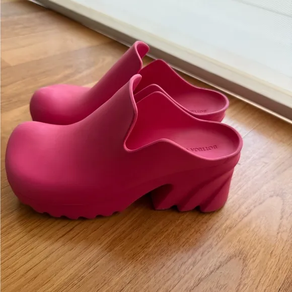 Bottega Veneta Pink Rubber Clogs