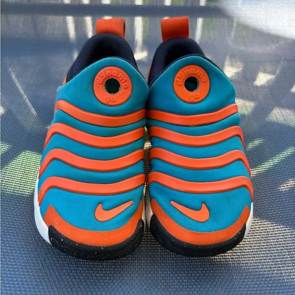 Boys 12c orange and blue Nike Dynamo Go Flyease