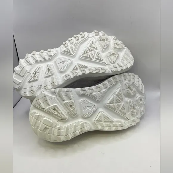 Brand New HOKA One One  Stinson 7 Women's Running Shoes in White size 7.5
