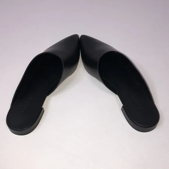 Brand new Vince Danna black flat mules size 7.5