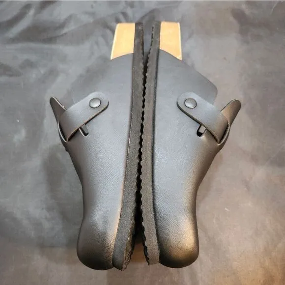 BRAND NEW CUSHIONAIRE LEATHER  CLOGS MULES SLIPPERS SANDALS
