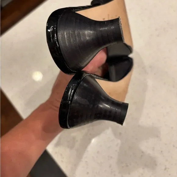 Brighton Kaye Black Leather Medallion Mules Kitten Heels Women’s Size 7M