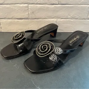 Brighton sz 6.5 Kassie black leather Heels w/ silver metal &amp; rose accents