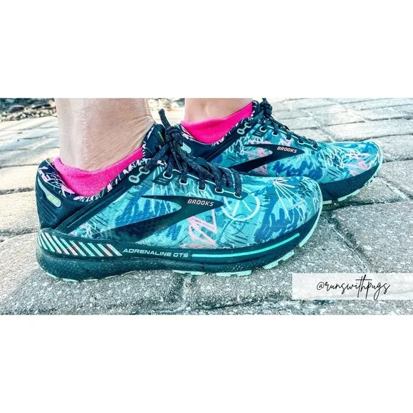Brooks Adrenaline GTS 22 Running Shoes Black/Yucca/Flamingo Pink US Women 10