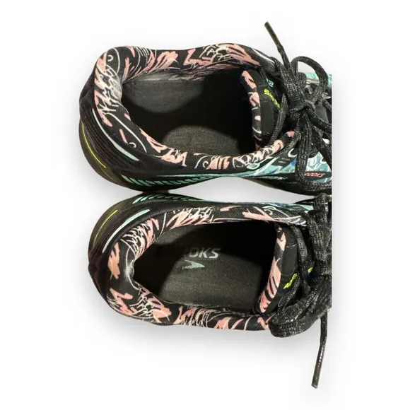 Brooks Adrenaline GTS 22 Running Shoes Black/Yucca/Flamingo Pink US Women 10