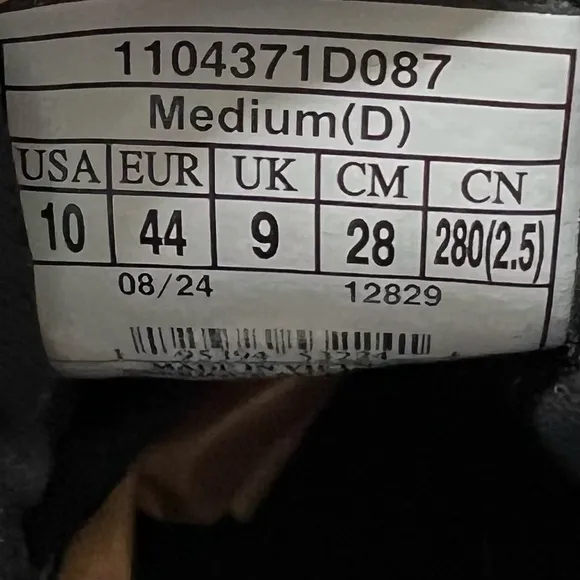 Brooks Adrenaline GTS 24 Running Shoes in Black White