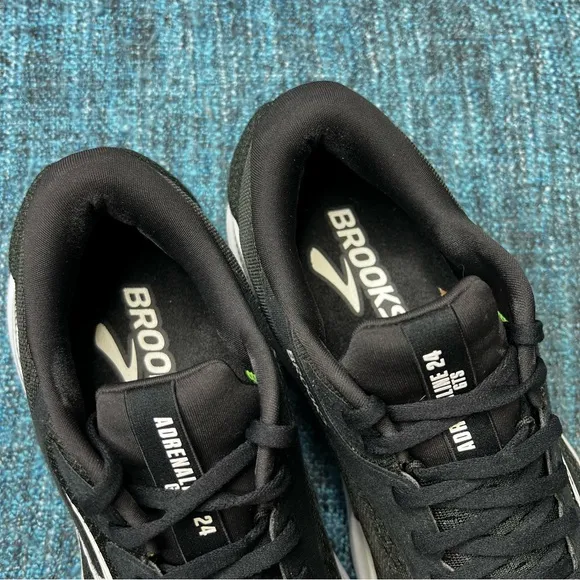 Brooks Adrenaline GTS 24 Running Shoes in Black White