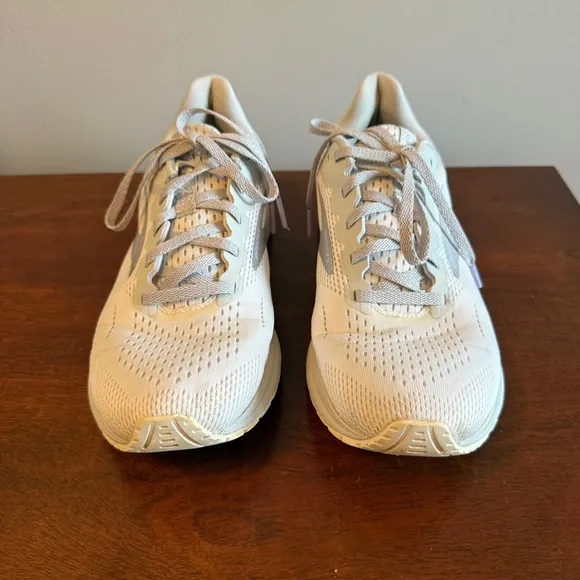Brooks Anthem 5 White/Grey Size 8.5