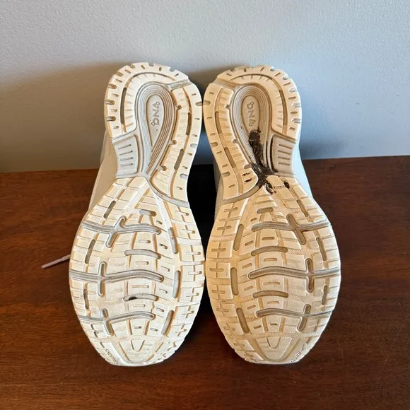 Brooks Anthem 5 White/Grey Size 8.5