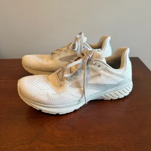 Brooks Anthem 5 White/Grey Size 8.5