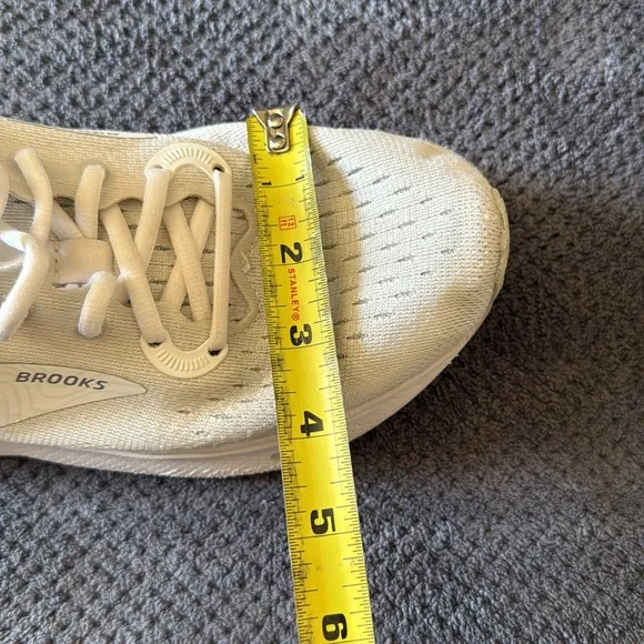 Brooks Ghost Max White Oyster Silver Running Shoes Size 8.5 Wide Road Race