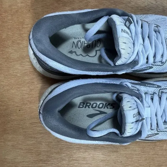 Brooks Glycerin 18 Women Size 5 Blue Running Shoes