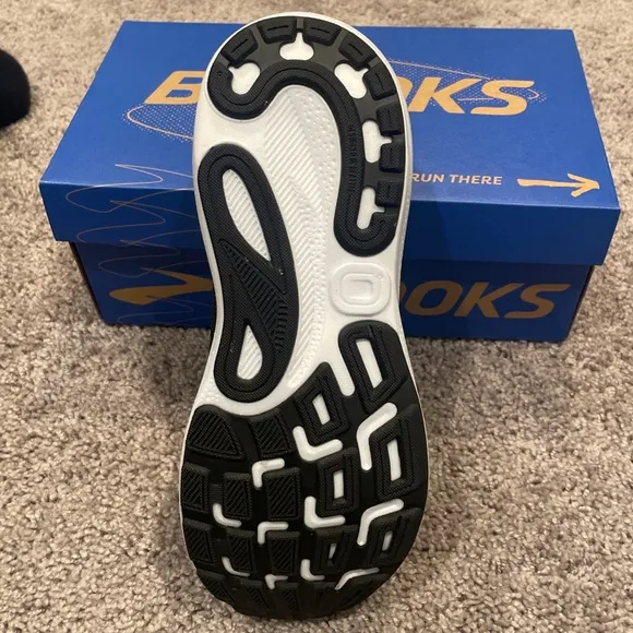 Brooks Men's Adrenaline GTS 24 Running Shoes, Black/White Size 8.5 D 1104371D087
