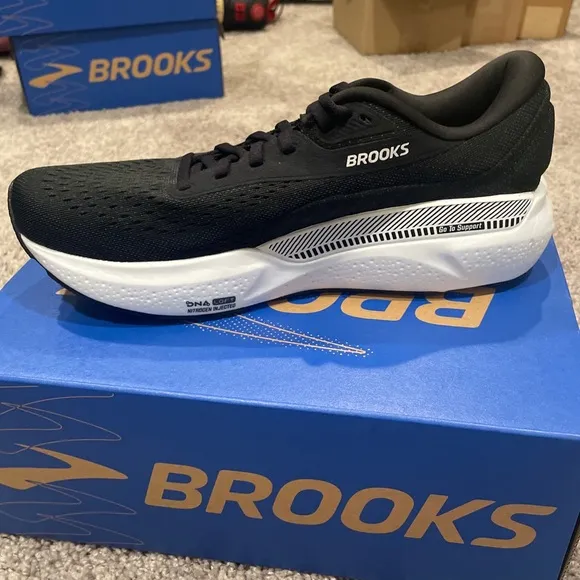 Brooks Men's Adrenaline GTS 24 Running Shoes, Black/White Size 8.5 D 1104371D087