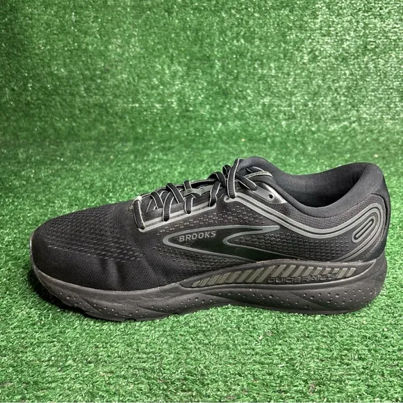 Brooks Mens Beast GTS 23 1104011D041 Black Running Shoes Sneakers Size 12 D