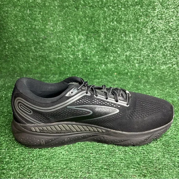 Brooks Mens Beast GTS 23 1104011D041 Black Running Shoes Sneakers Size 12 D