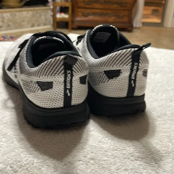 Brooks Men's Revel 5 Road-Running Shoes Size 13