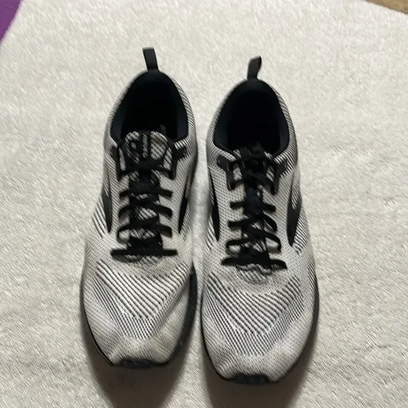 Brooks Men's Revel 5 Road-Running Shoes Size 13