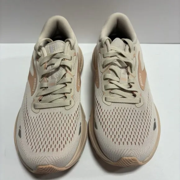 Brooks Women’s Adrenaline GTS 23, White/Pink Running Shoes, Size 7 M