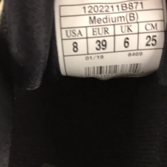 Brooks Womens  Running Shoes size 8US