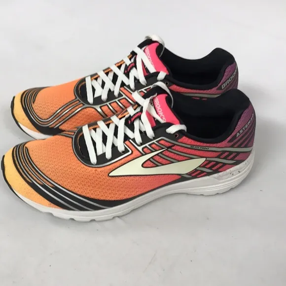 Brooks Womens  Running Shoes size 8US