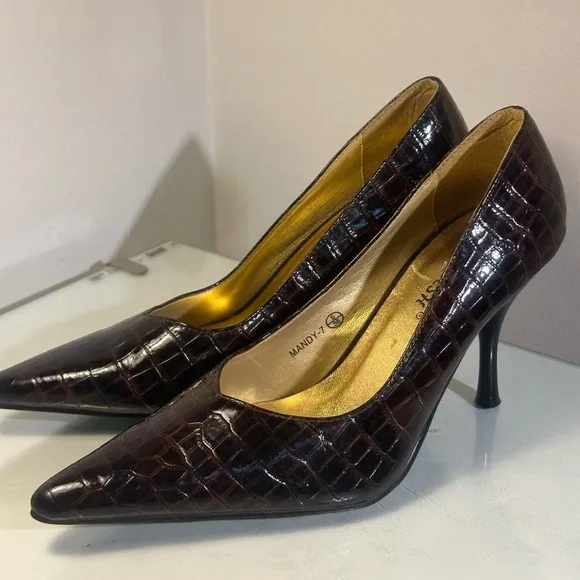 Brown Crocodile Kitten Heels 🤎